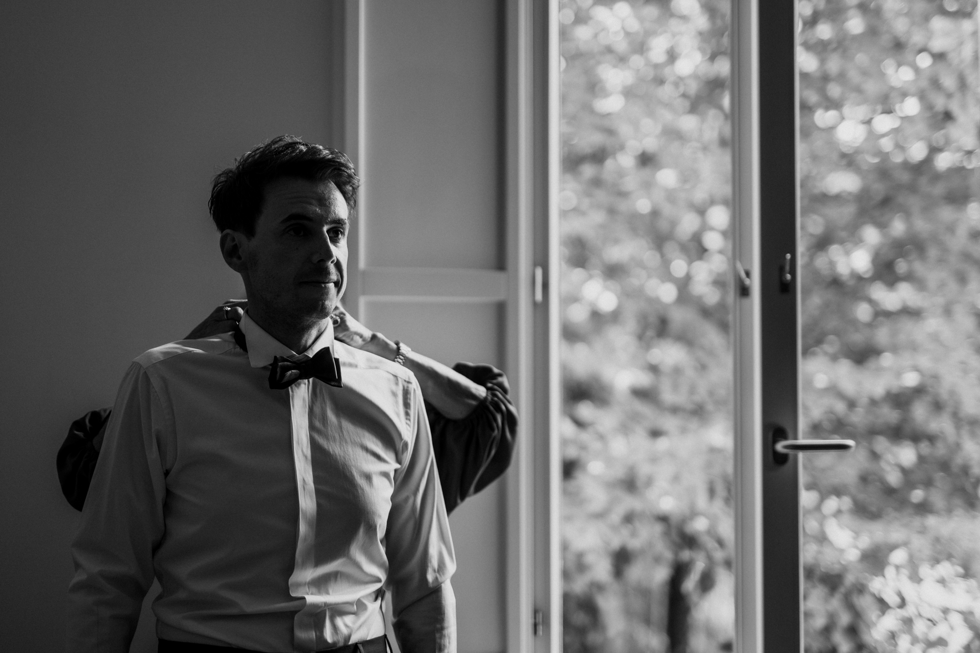 Getting Ready Wedding Photographer San Galgano
