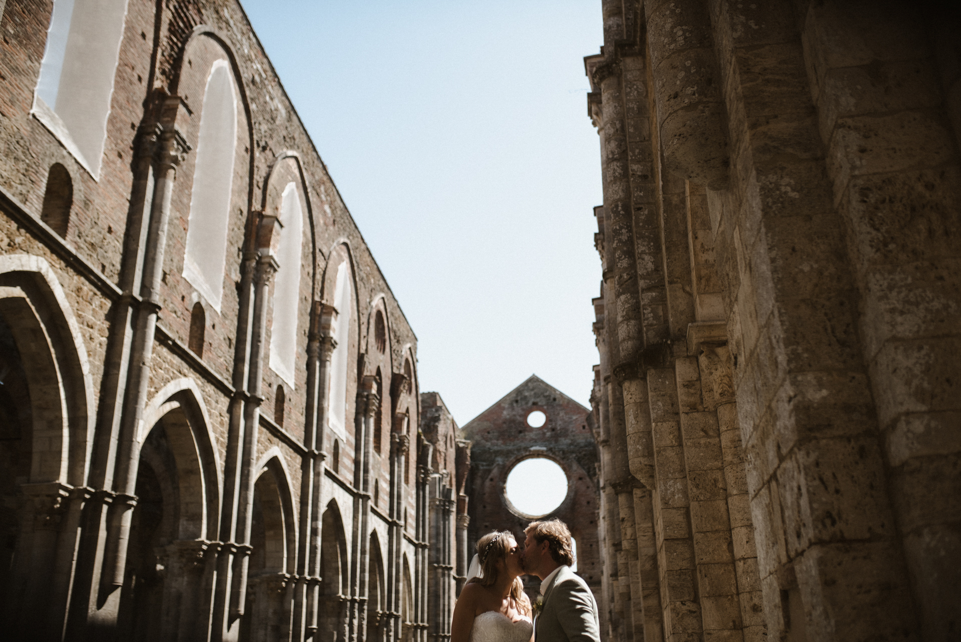 Matrimonio a San Galgano e Crete Senesi Fotografo Marco Vegni